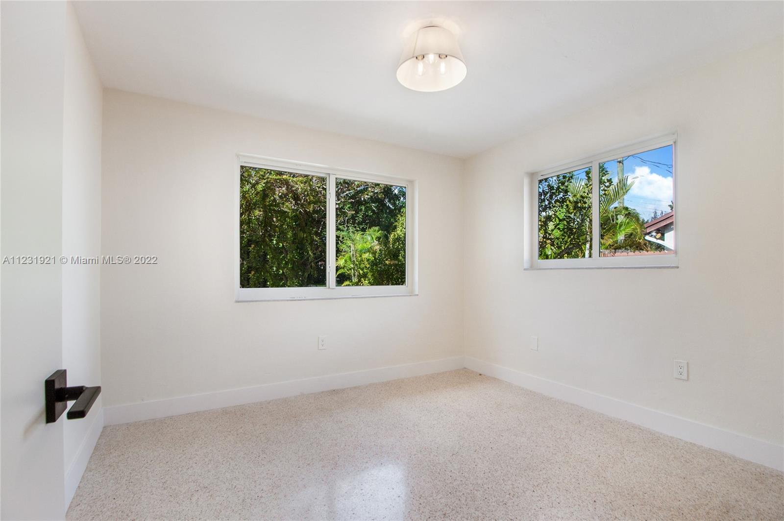 See details / 1560 sq. ft. $ 2022-08-05 0 Photo