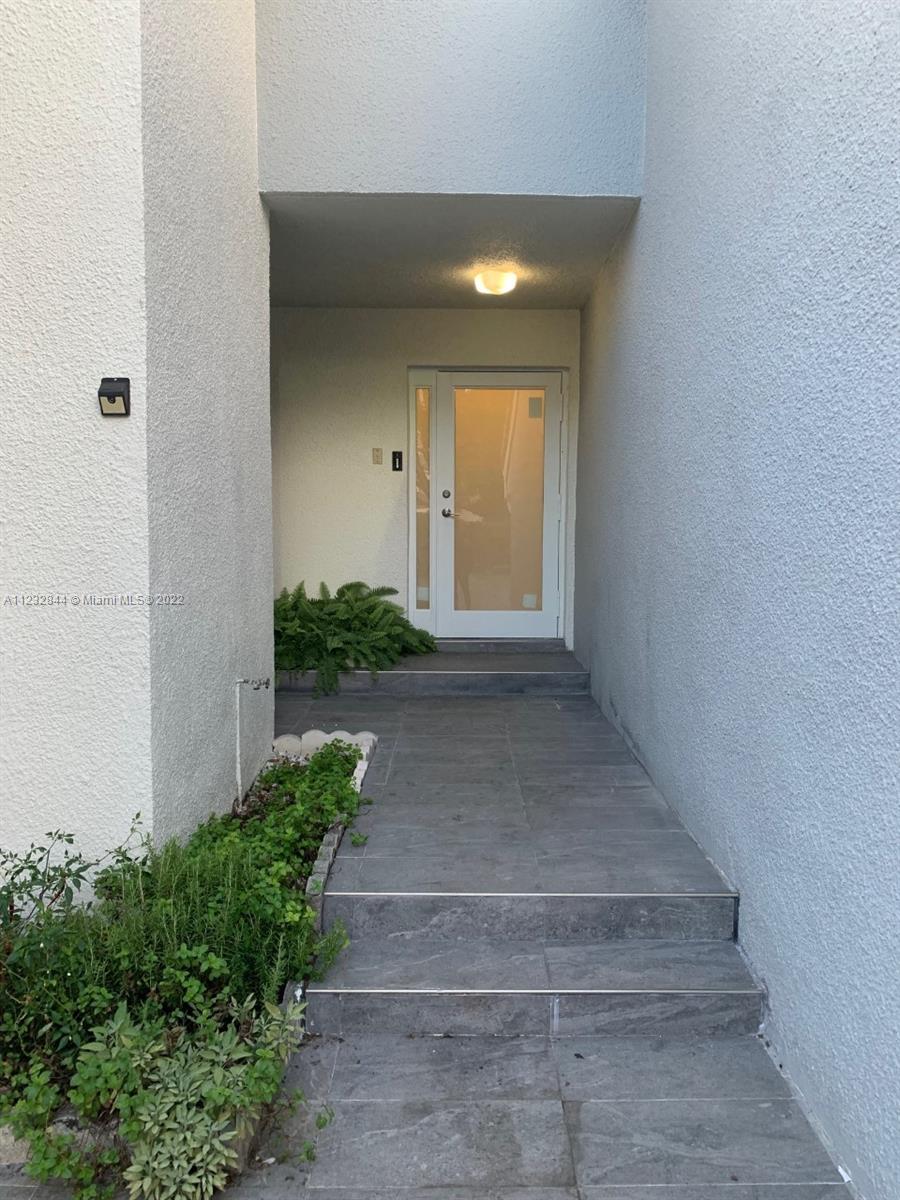 Photo of 325 Poinciana Dr (325), Sunny Isles Beach, Florida, 33160 -