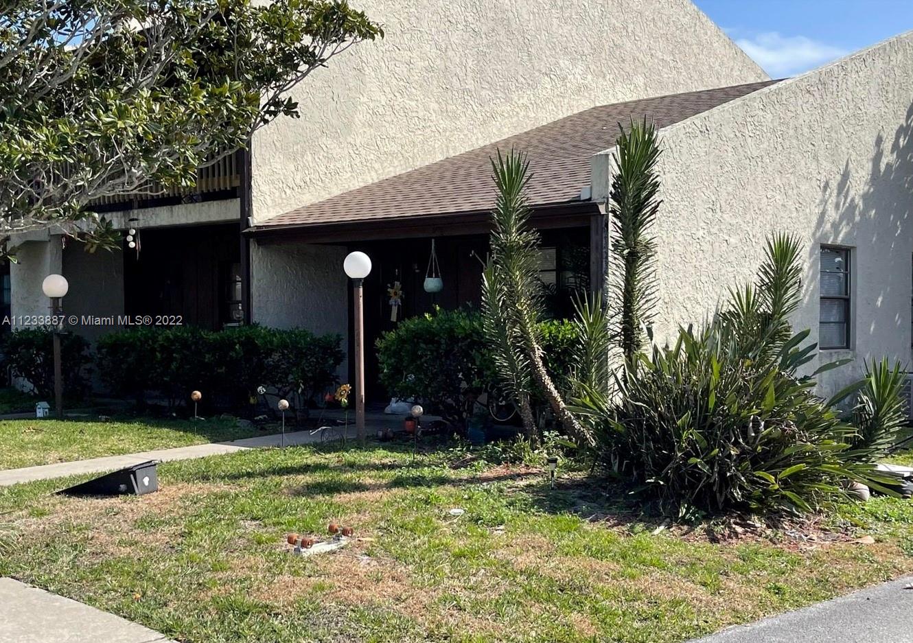 See details / sq. ft. $ 2022-12-08 0 Photo