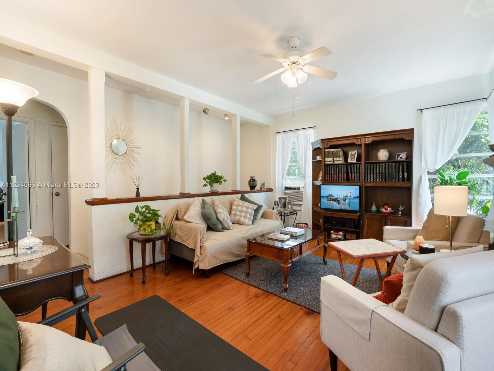 See details / 3586 sq. ft. $ 2022-09-14 0 Photo