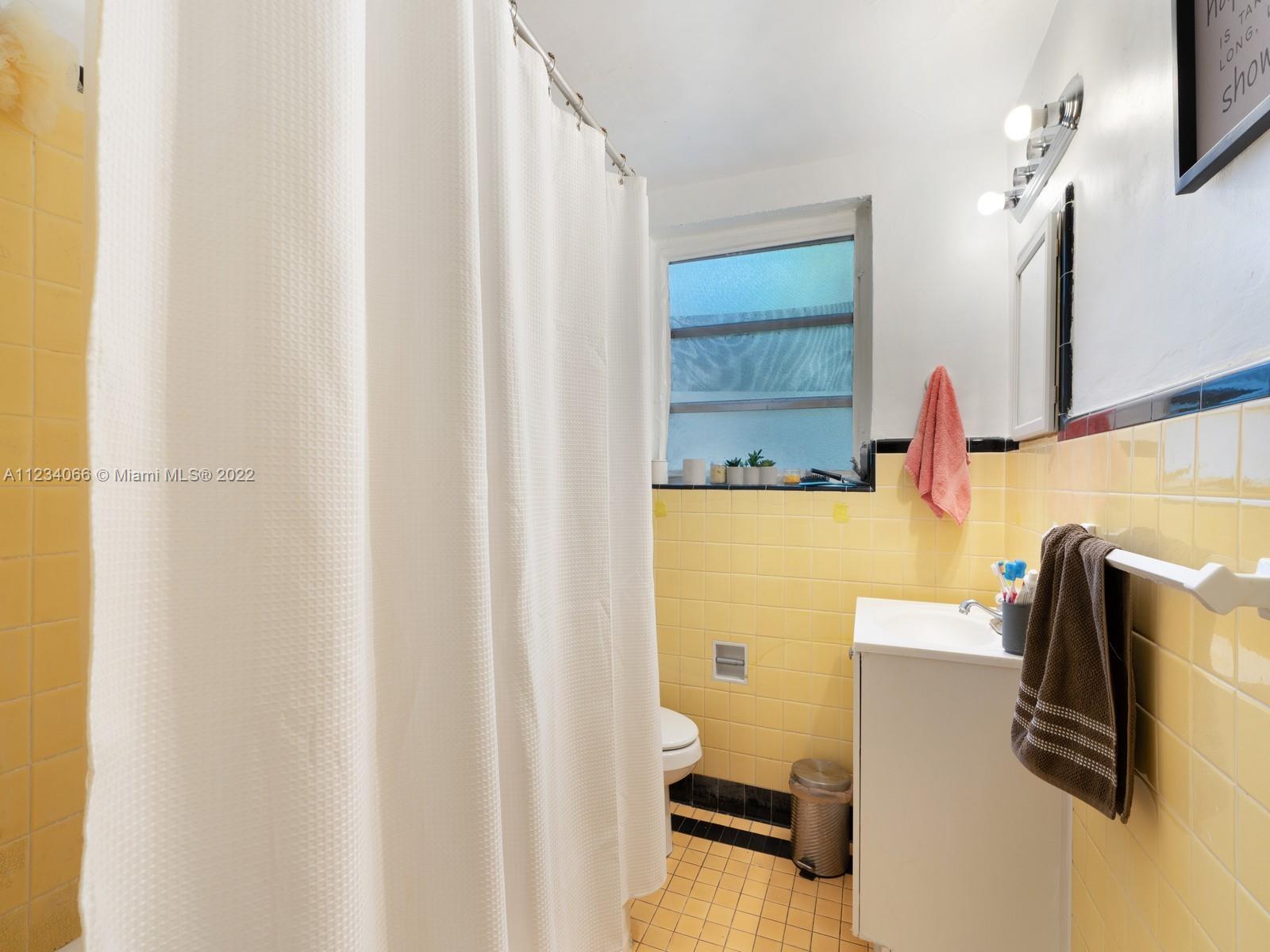See details / 3586 sq. ft. $ 2022-09-14 0 Photo