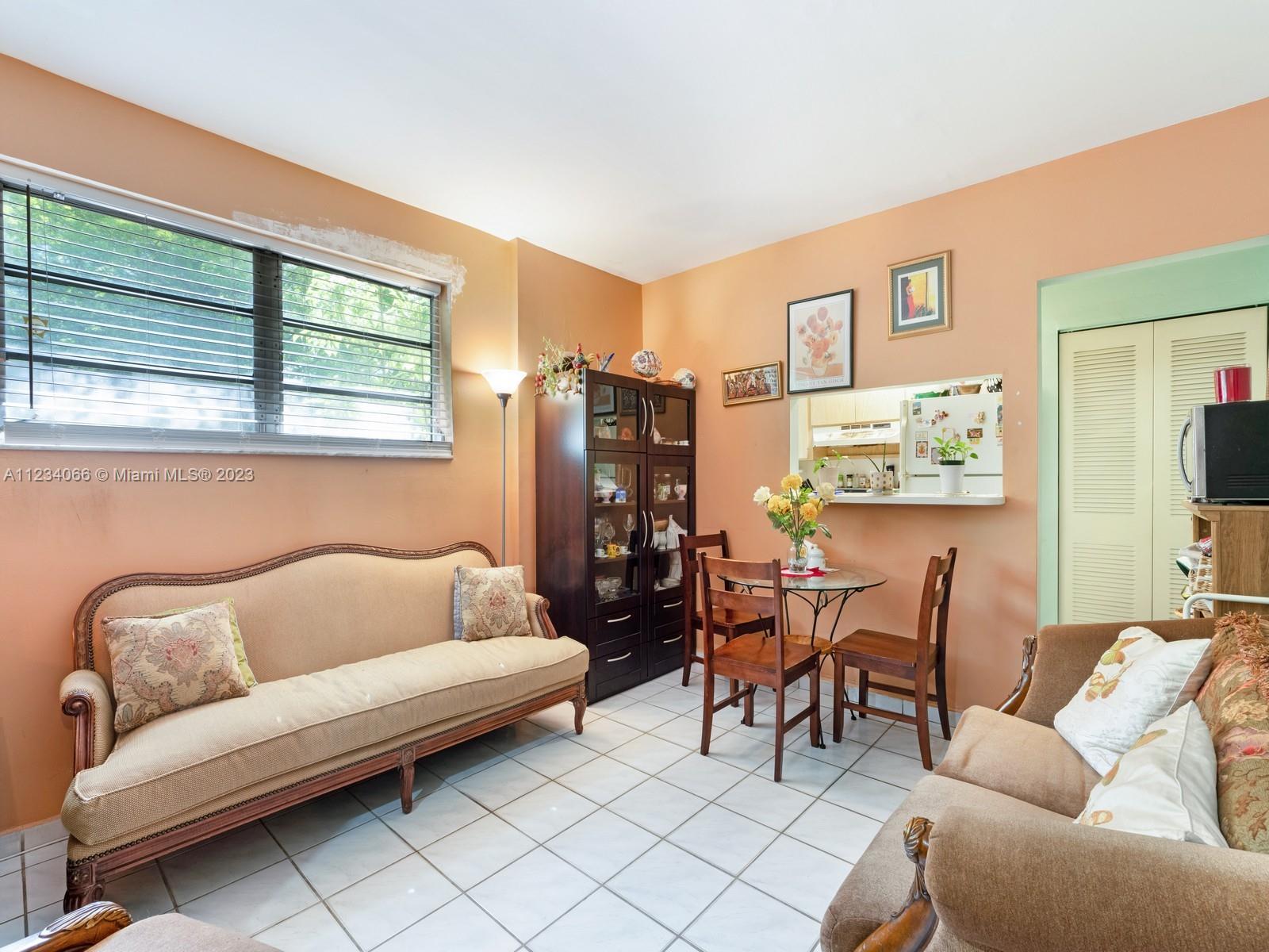 See details / 3586 sq. ft. $ 2022-09-14 0 Photo