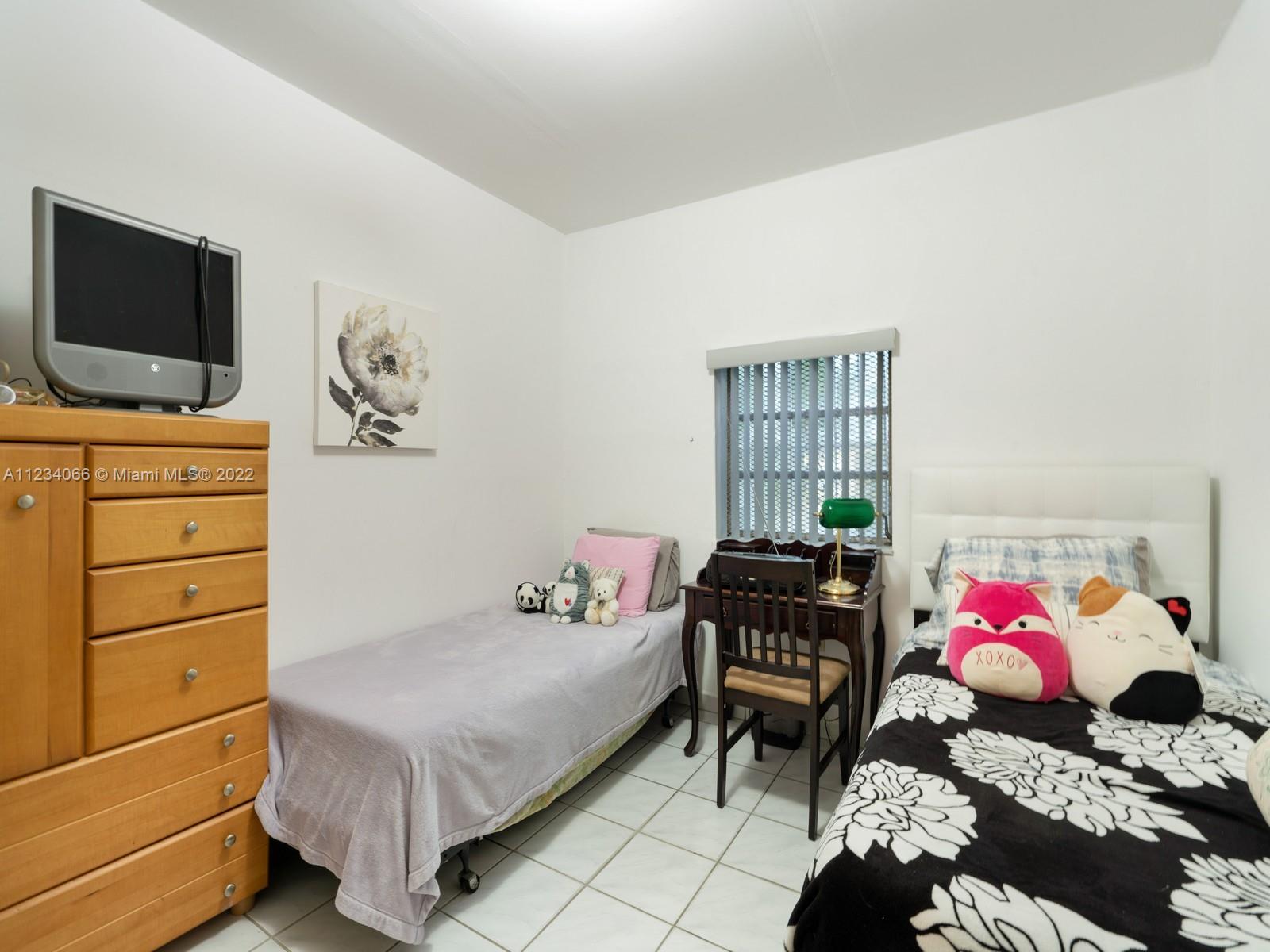See details / 3586 sq. ft. $ 2022-09-14 0 Photo