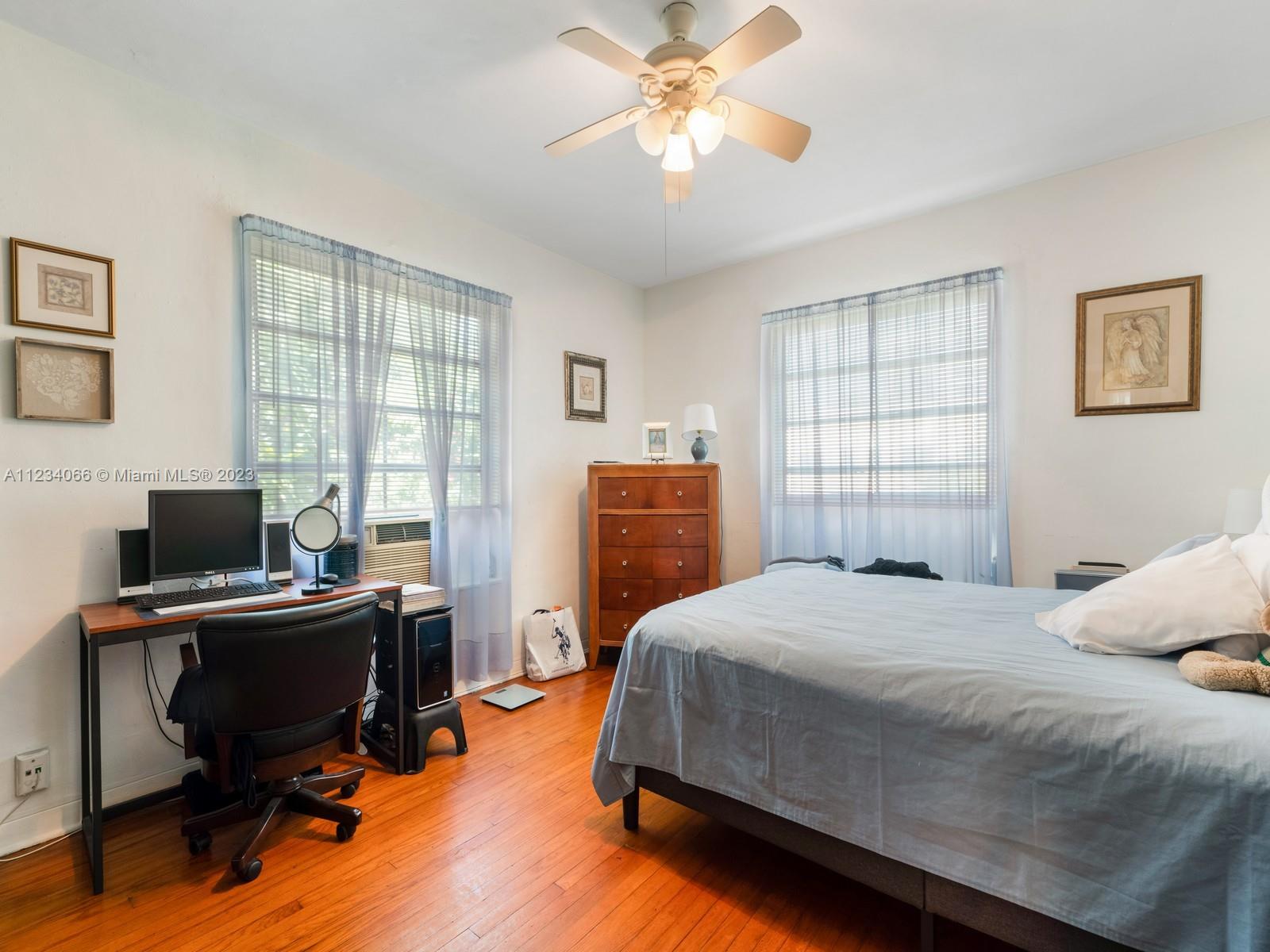 See details / 3586 sq. ft. $ 2022-09-14 0 Photo