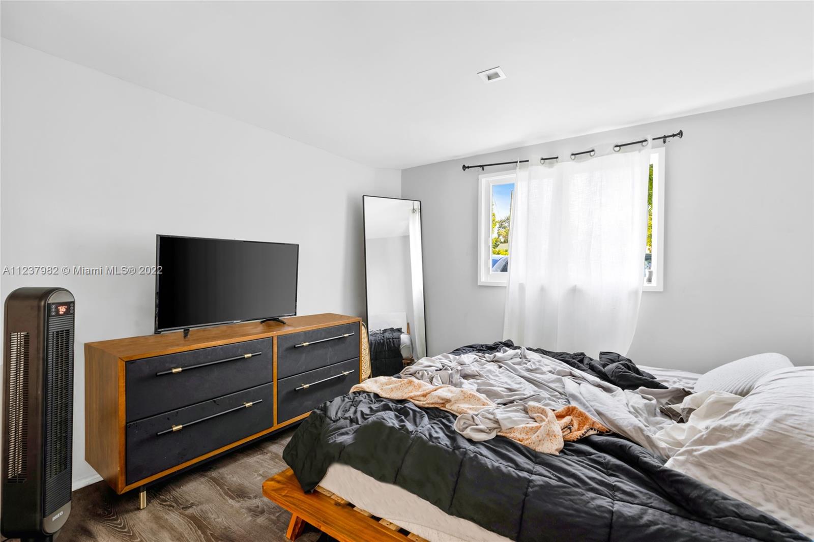 See details / 1536 sq. ft. $ 2022-11-21 0 Photo