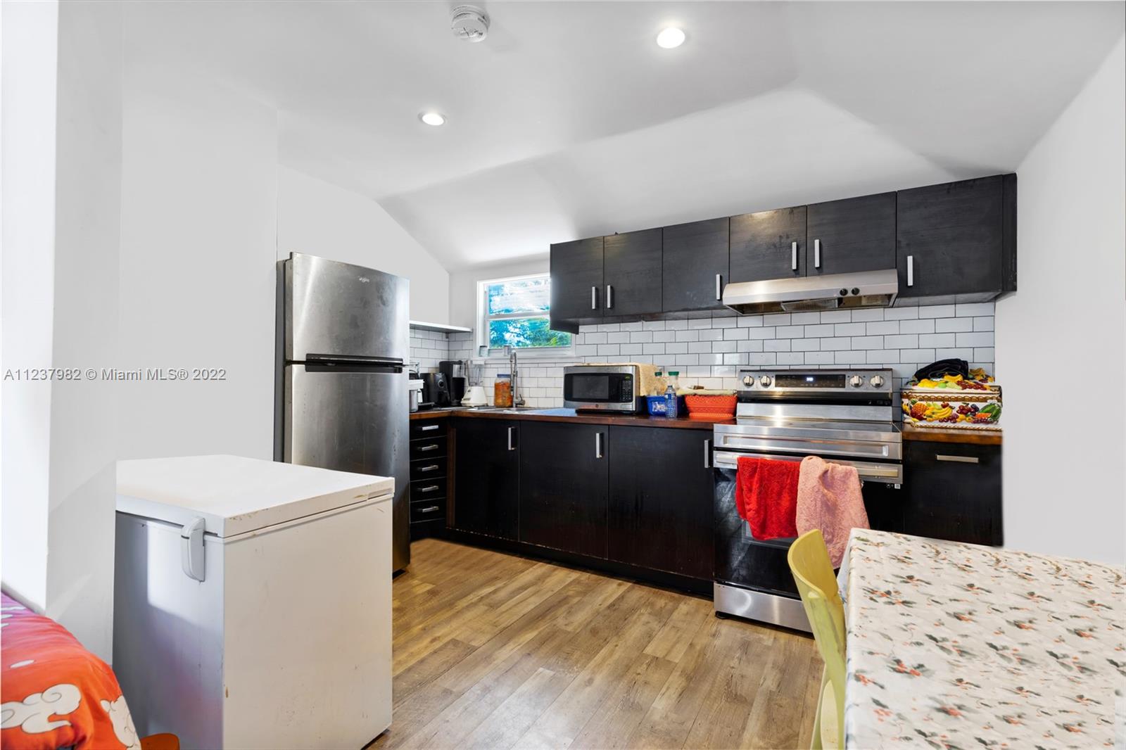 See details / 1536 sq. ft. $ 2022-11-21 0 Photo