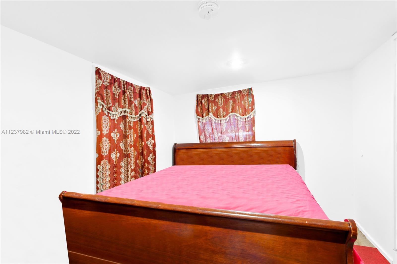See details / 1536 sq. ft. $ 2022-11-21 0 Photo