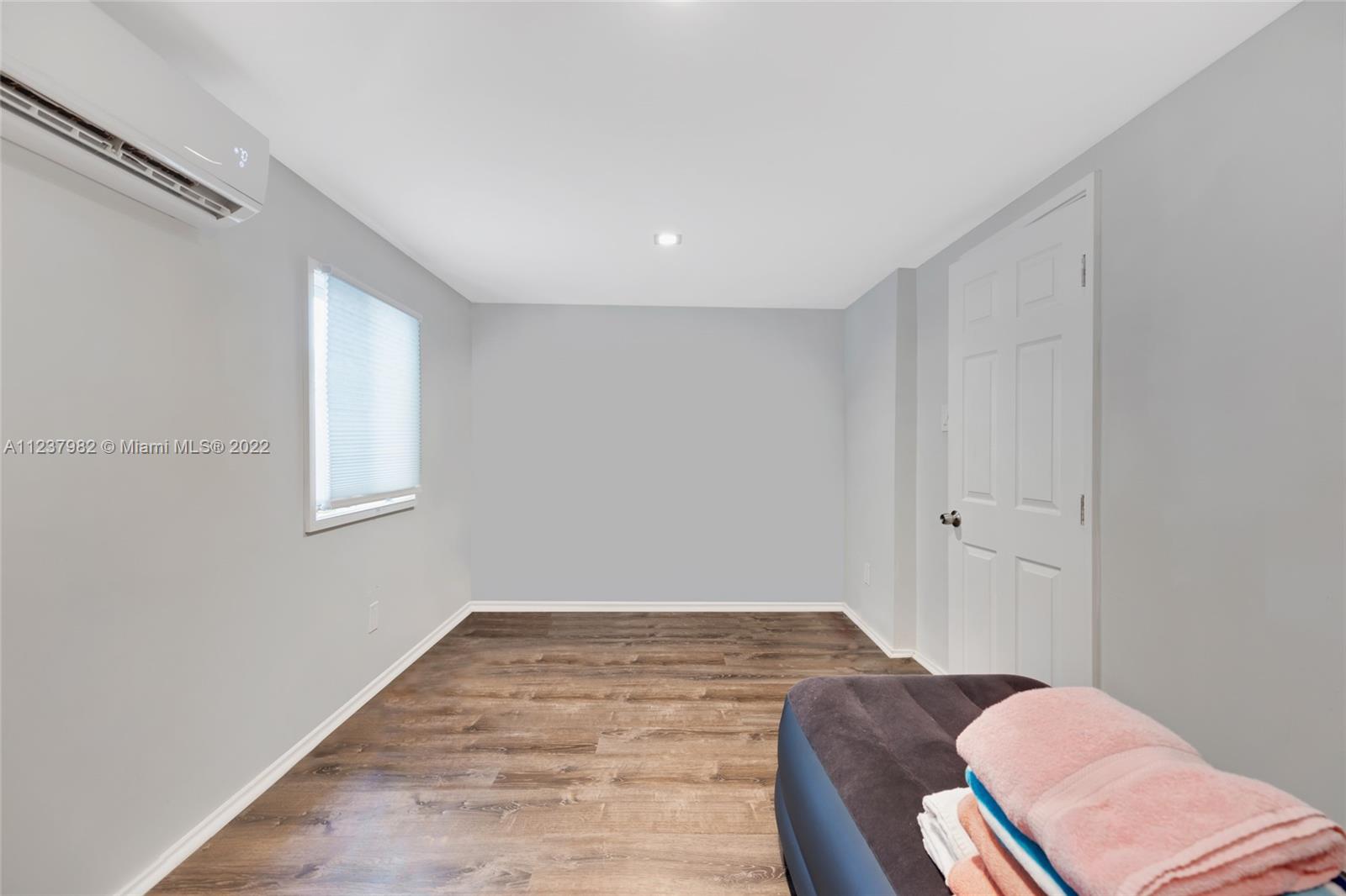 See details / 1536 sq. ft. $ 2022-11-21 0 Photo