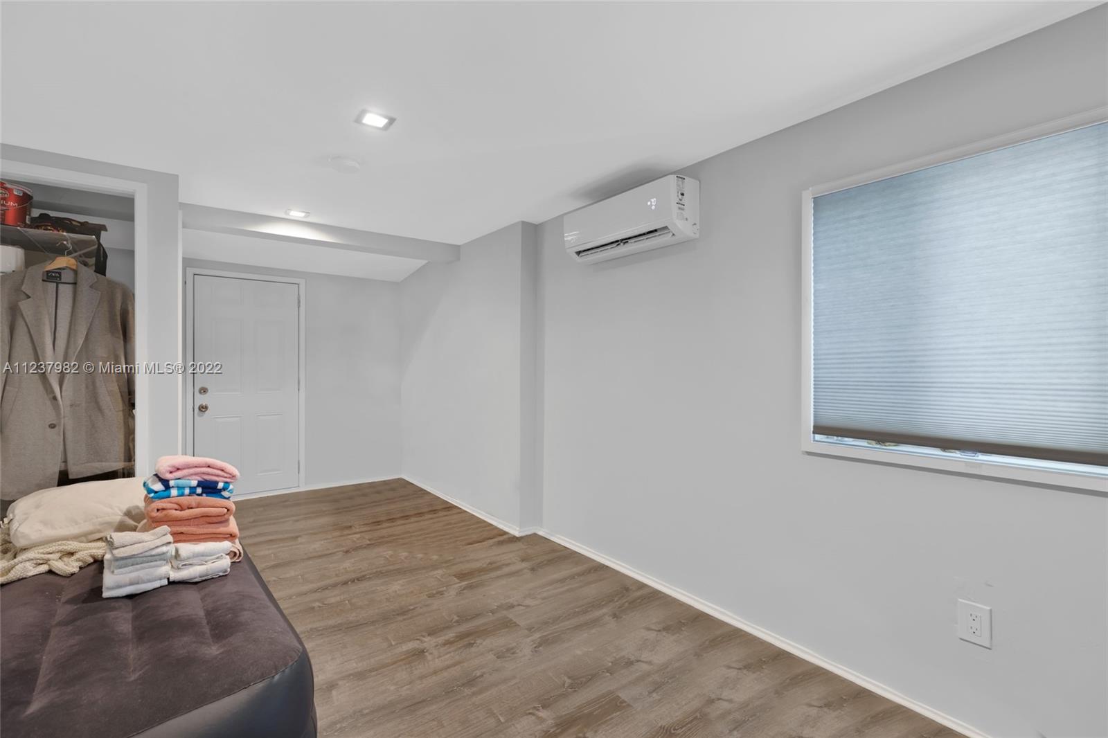 See details / 1536 sq. ft. $ 2022-11-21 0 Photo