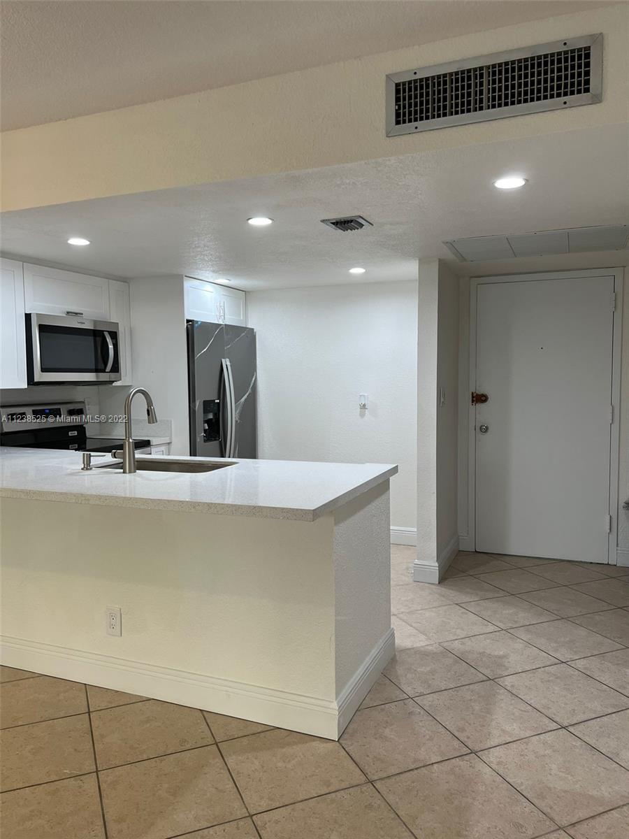 NEWLY REMODELED OPEN KITCHEN