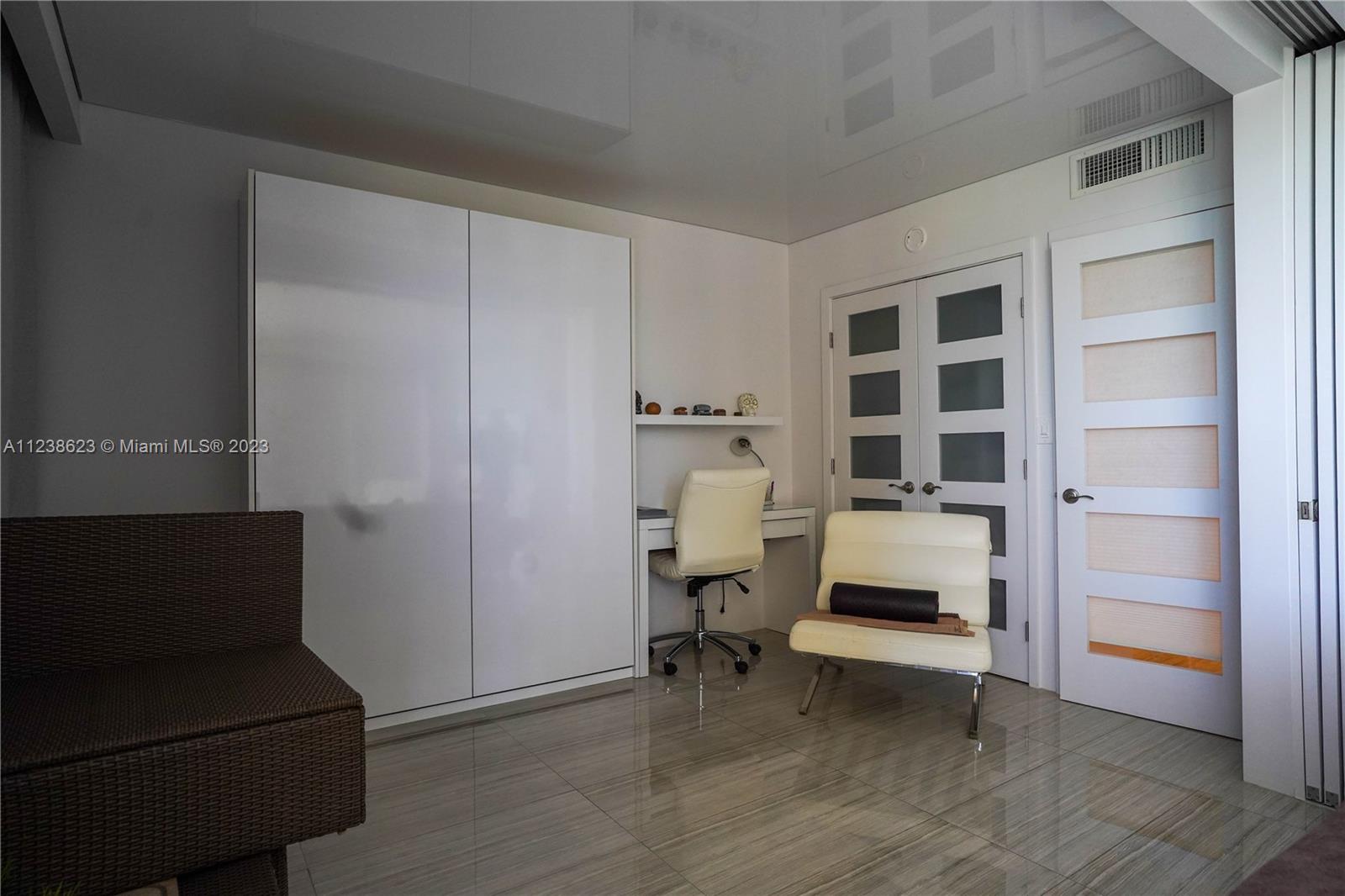 Photo of 20301 Country Club Dr #1524, Aventura, Florida, 33180 -