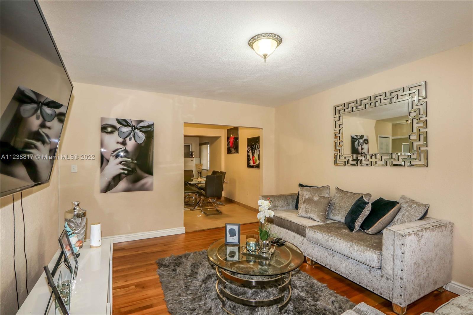 See details / 2012 sq. ft. $ 2022-09-07 0 Photo