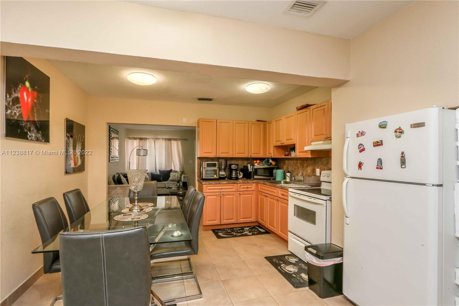 See details / 2012 sq. ft. $ 2022-09-07 0 Photo