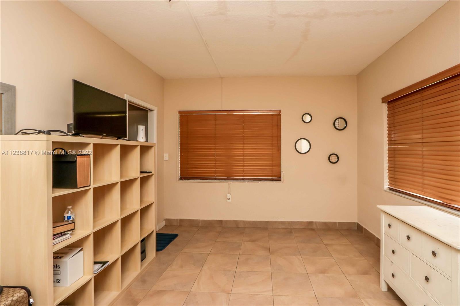 See details / 2012 sq. ft. $ 2022-09-07 0 Photo