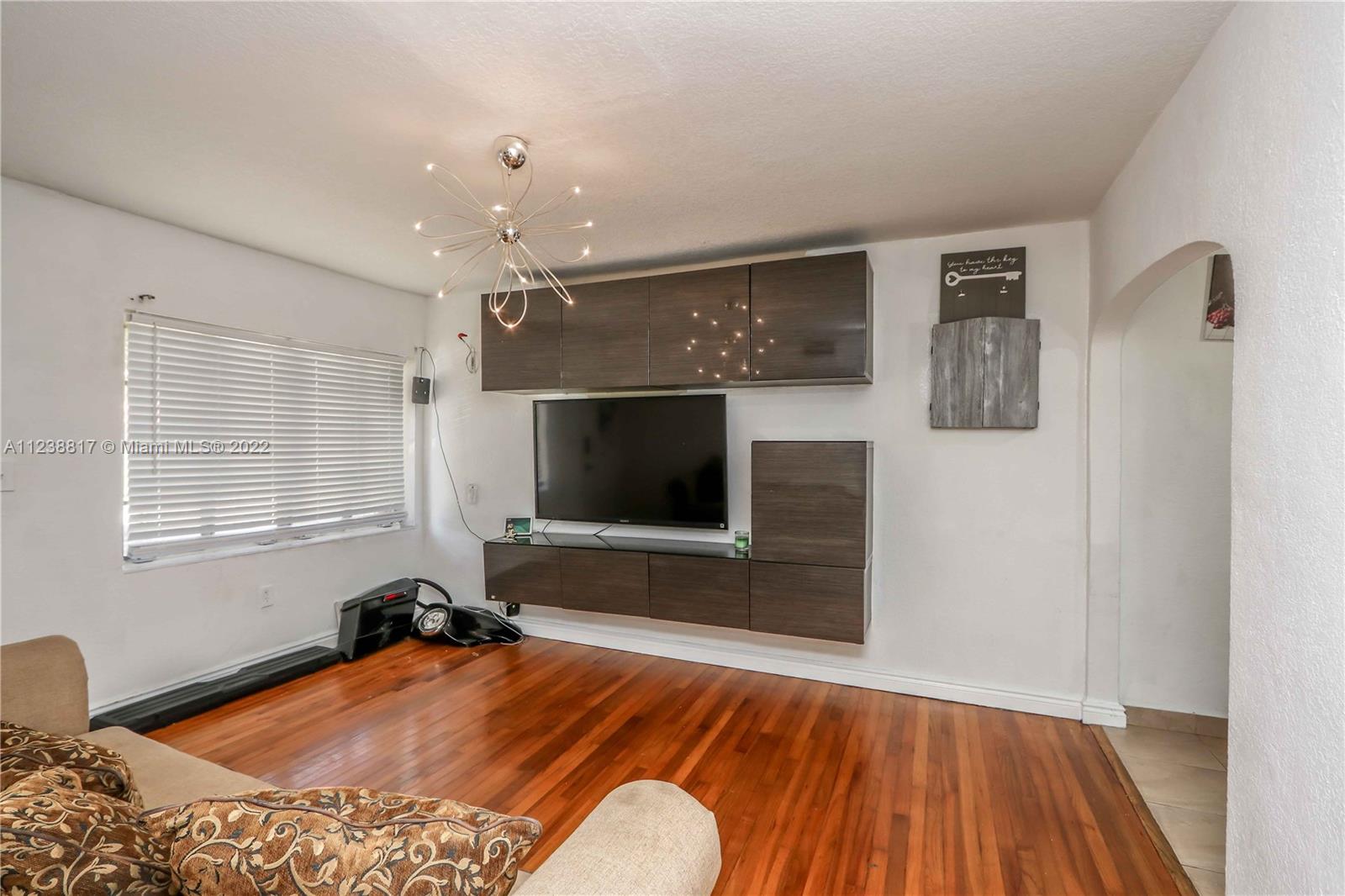 See details / 2012 sq. ft. $ 2022-09-07 0 Photo