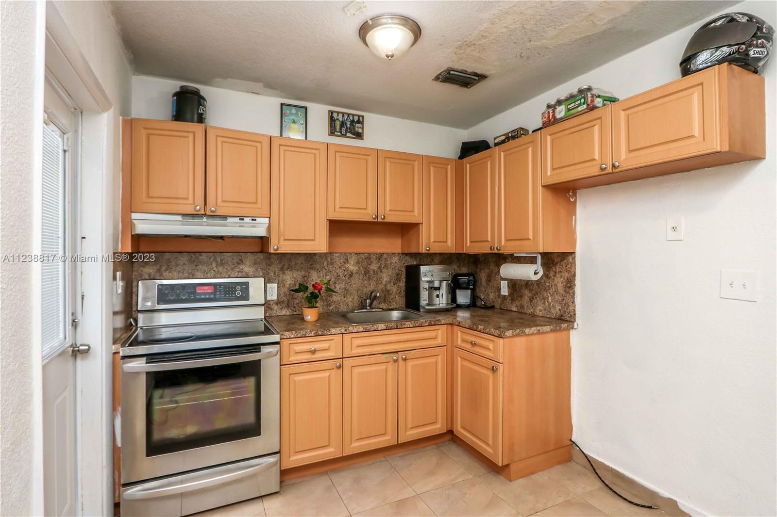 See details / 2012 sq. ft. $ 2022-09-07 0 Photo
