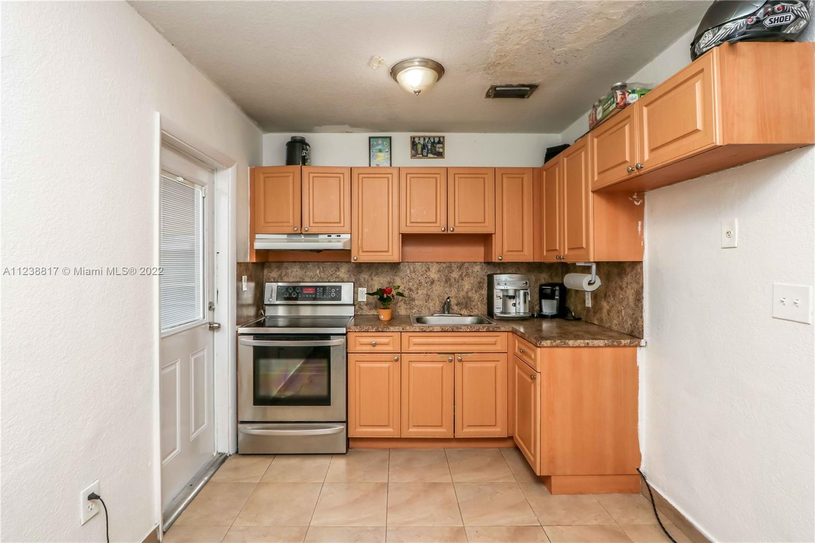 See details / 2012 sq. ft. $ 2022-09-07 0 Photo