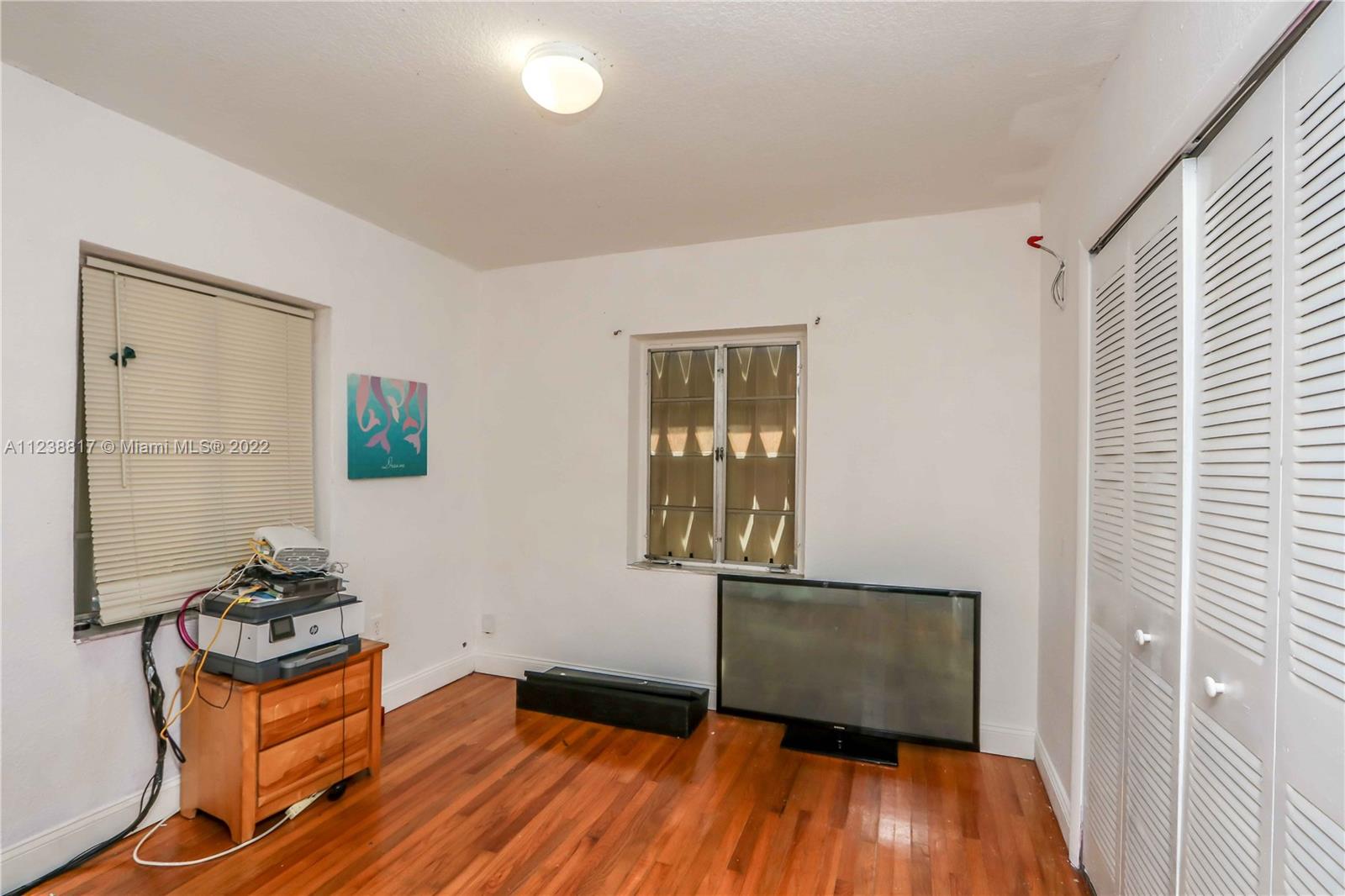 See details / 2012 sq. ft. $ 2022-09-07 0 Photo
