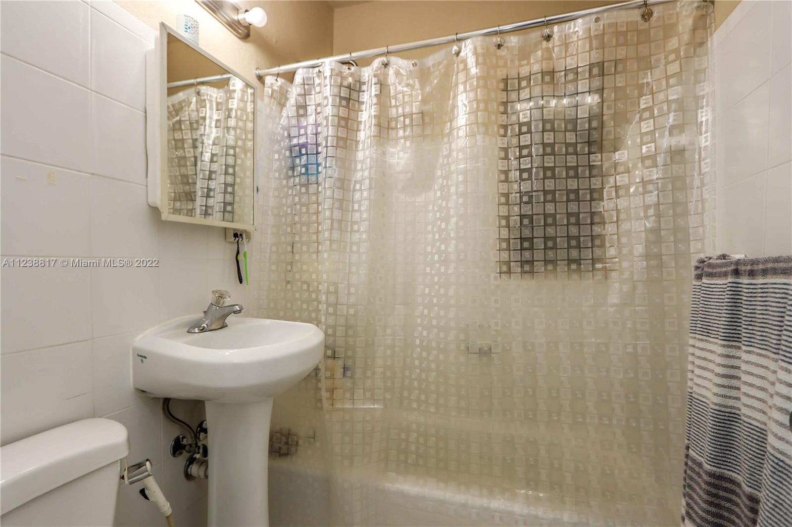 See details / 2012 sq. ft. $ 2022-09-07 0 Photo