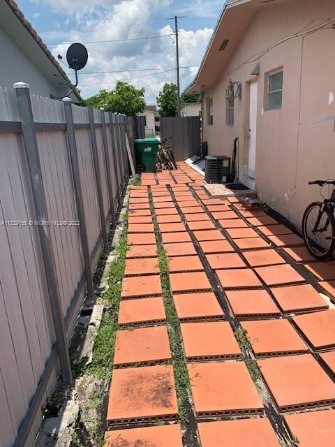 See details / 1600 sq. ft. $ 2022-10-25 0 Photo