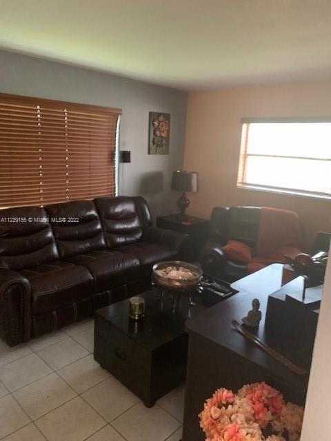 See details / 1600 sq. ft. $ 2022-10-25 0 Photo