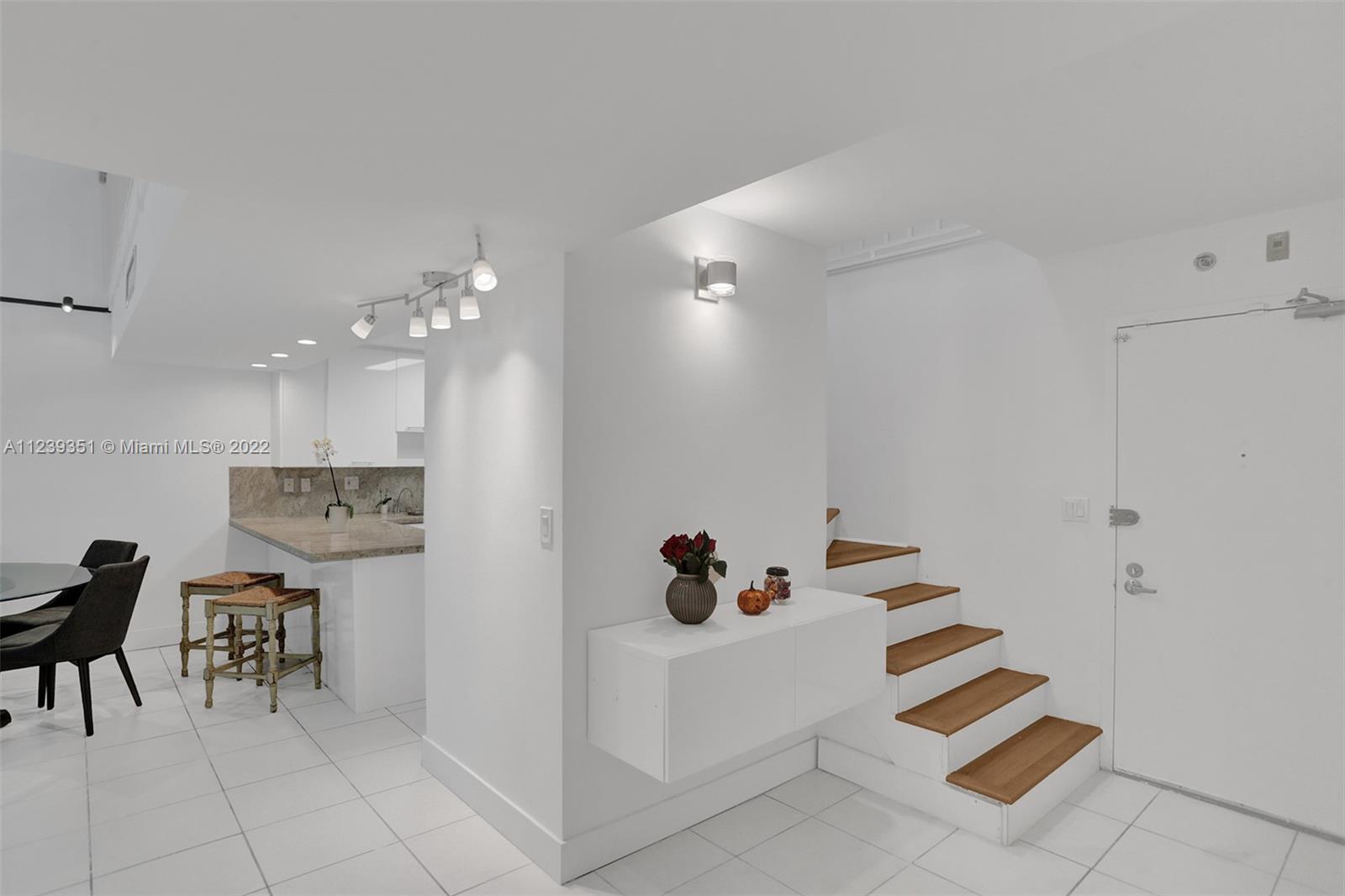 Photo of 20363 Country Club Dr (20363), Aventura, Florida, 33180 -