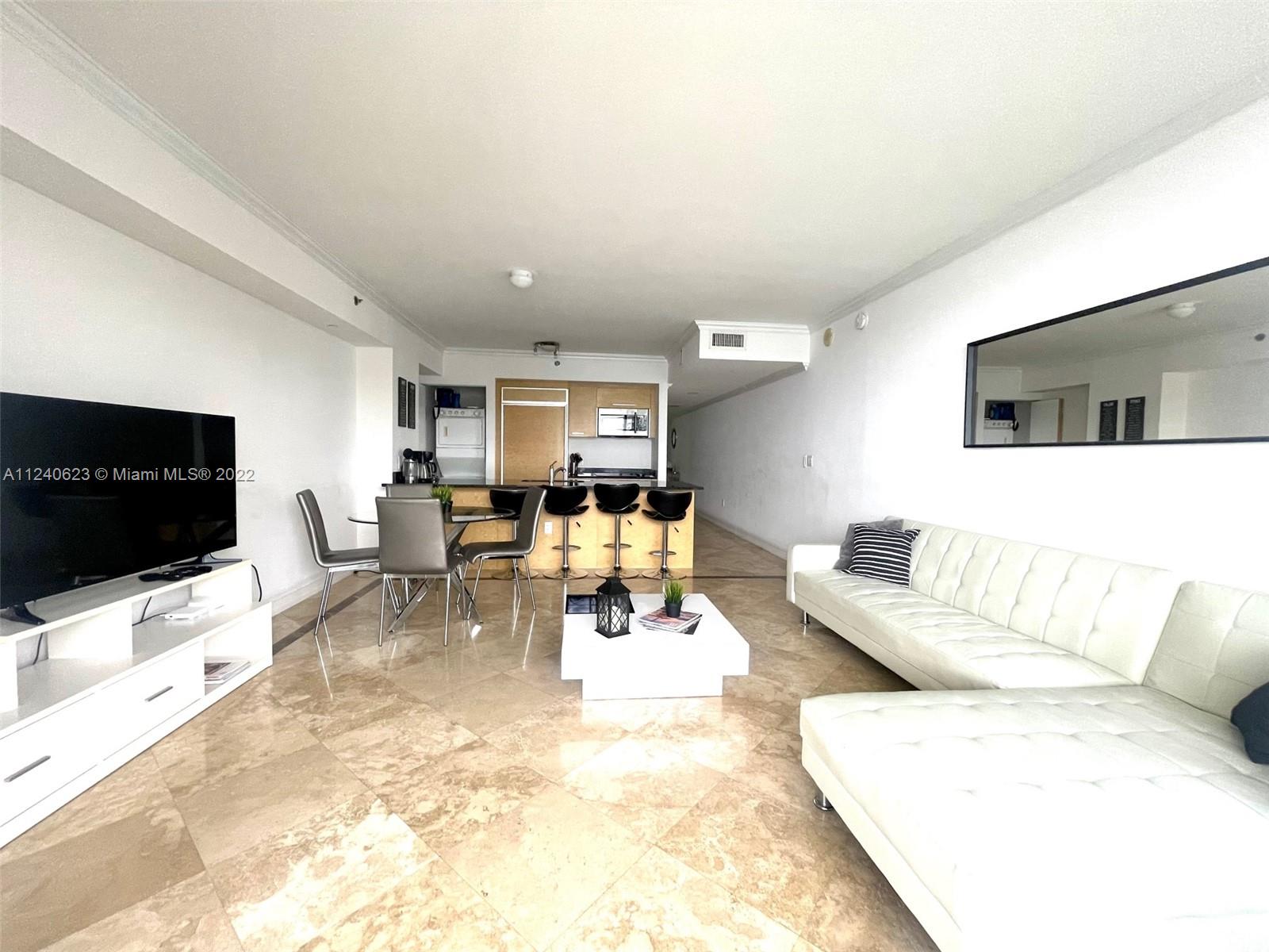 Ver detalles 4412 1 / 1 844 sq. ft. $ 2022-10-11 0 foto