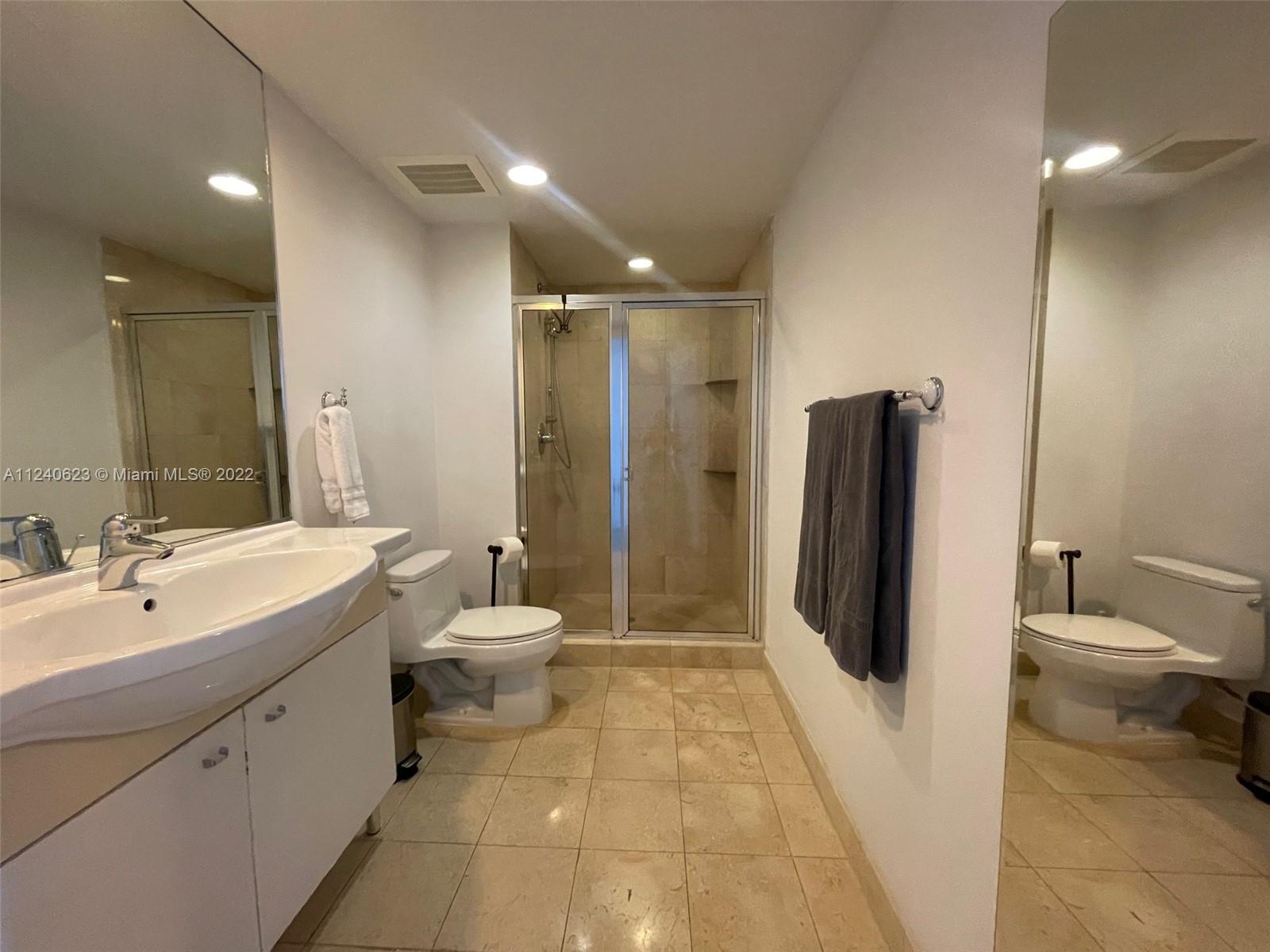Ver detalles 4412 1 / 1 844 sq. ft. $ 2022-10-11 0 foto