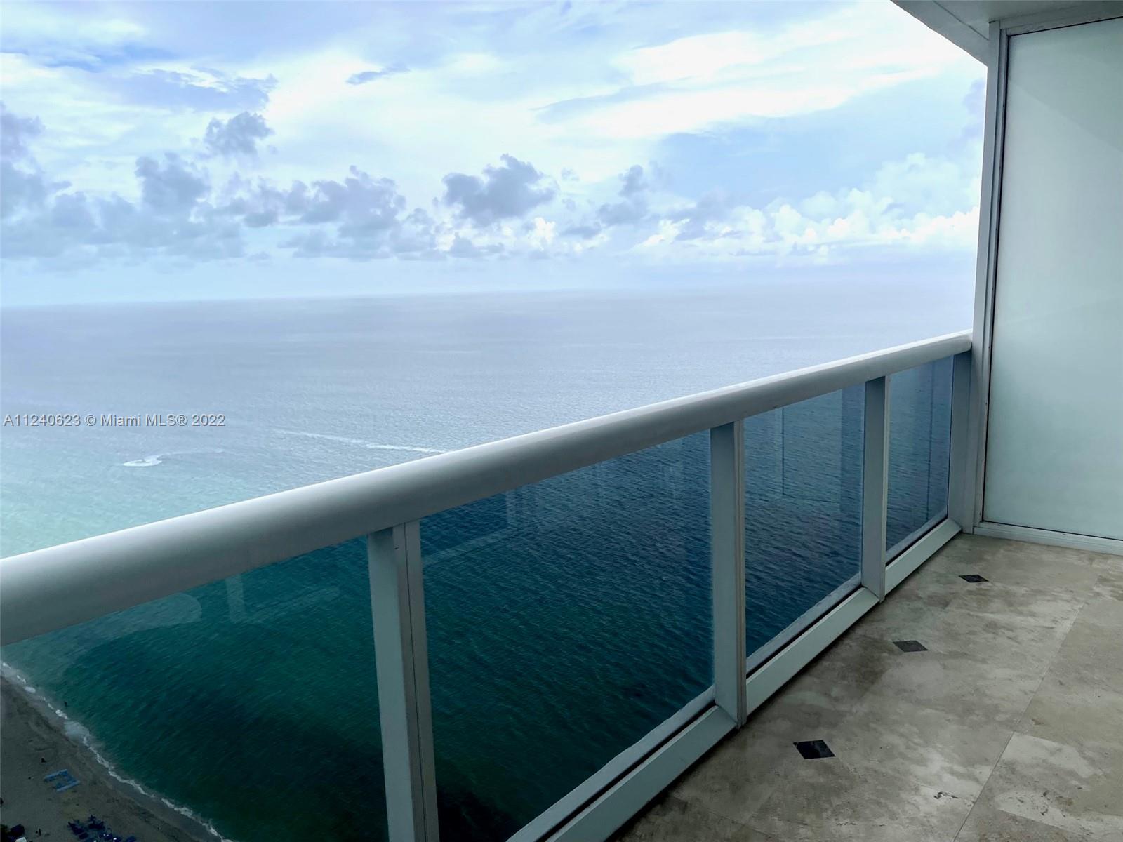 Ver detalles 4412 1 / 1 844 sq. ft. $ 2022-10-11 0 foto