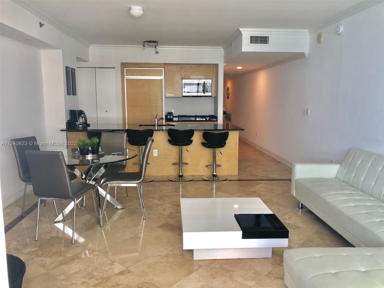 Ver detalles 4412 1 / 1 844 sq. ft. $ 2022-10-11 0 foto