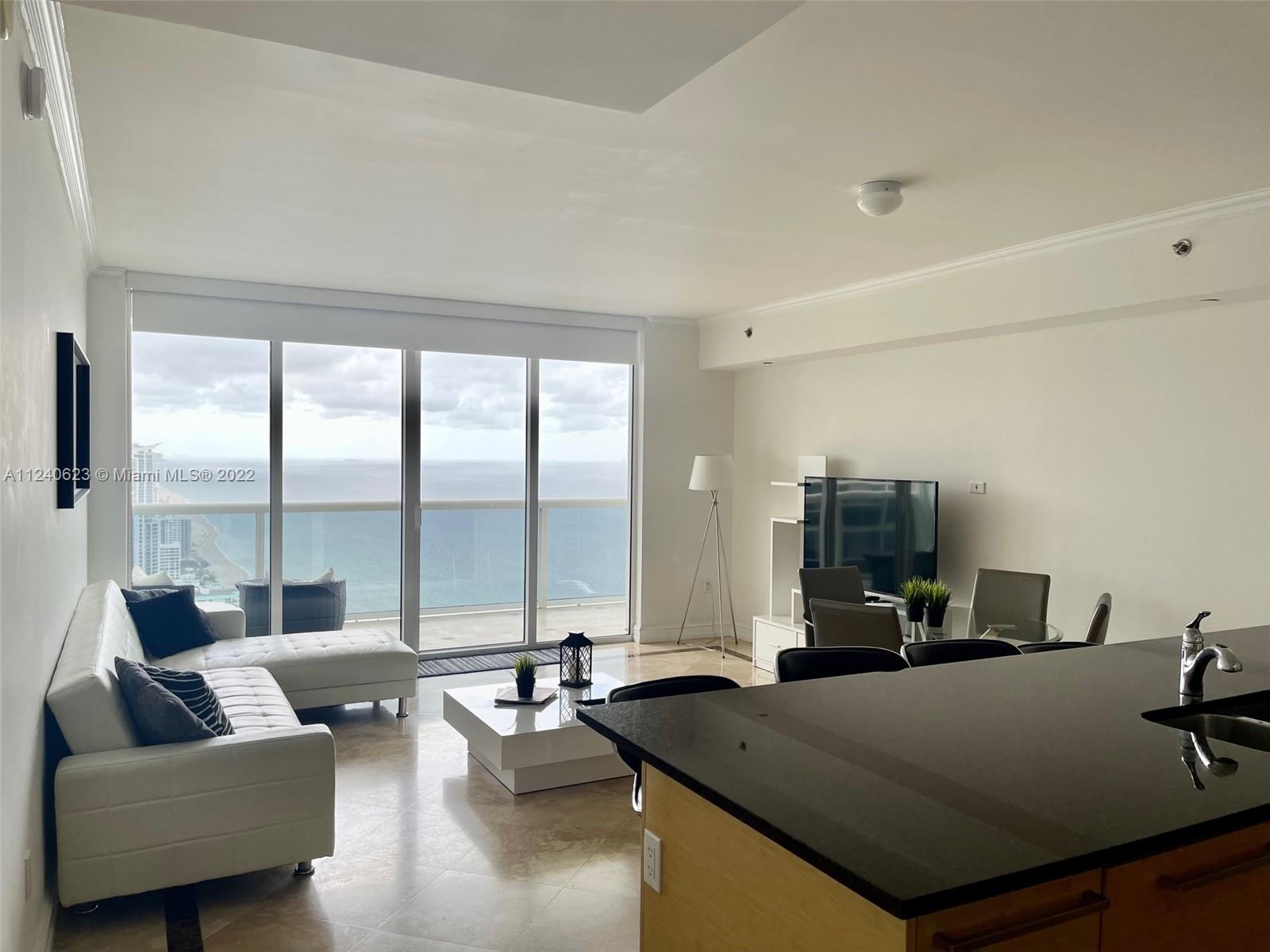 Ver detalles 4412 1 / 1 844 sq. ft. $ 2022-10-11 0 foto
