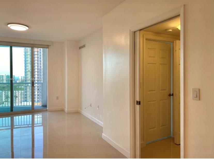 Фото 1755 Hallandale Beach Blvd #1705E, Hallandale Beach, Florida, 33009 -