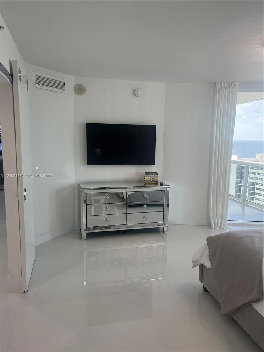 See details 2705 2 / 2 1782 sq. ft. $ 2022-12-07 0 Photo