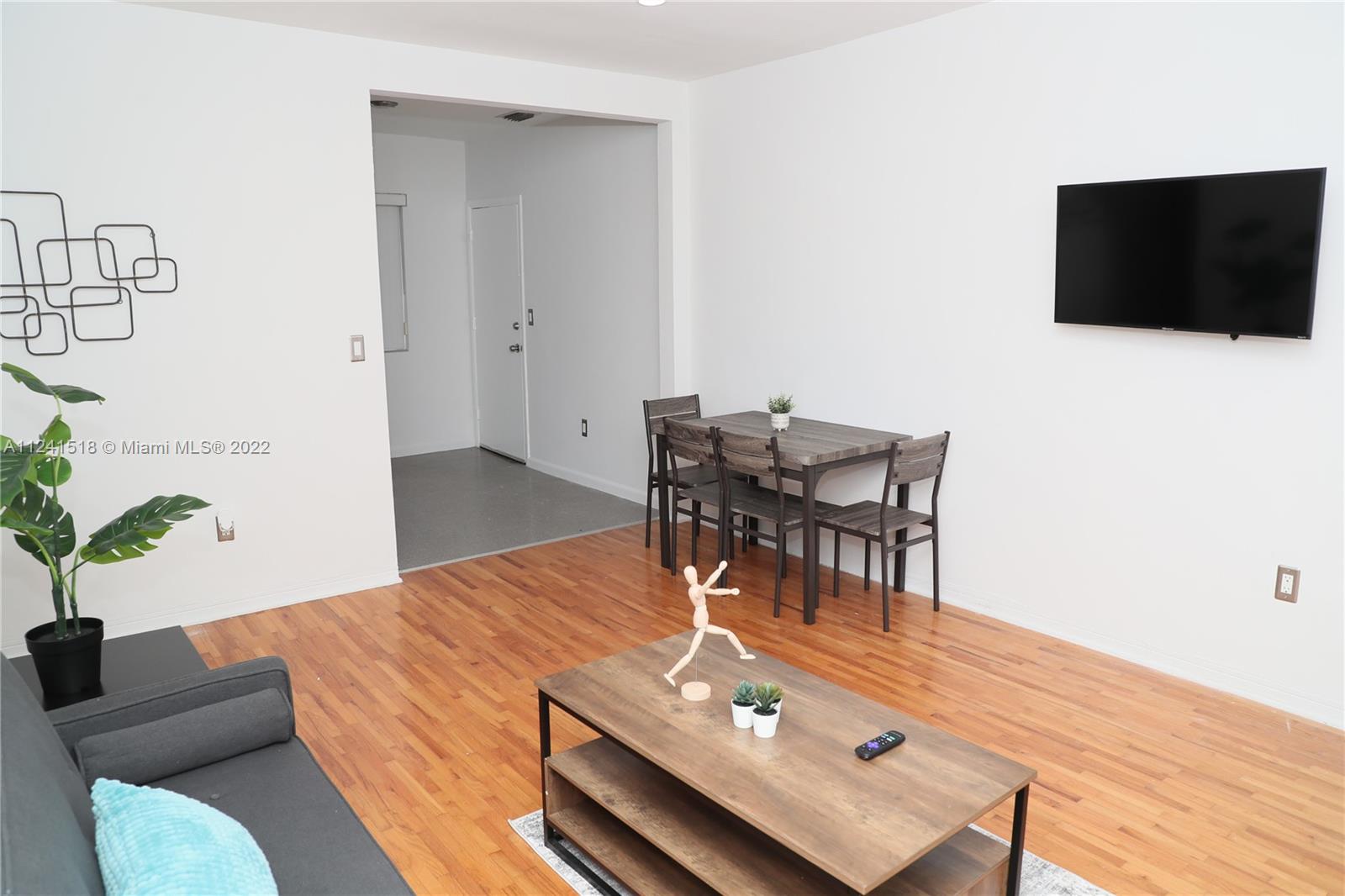See details / 3360 sq. ft. $ 2022-07-15 0 Photo