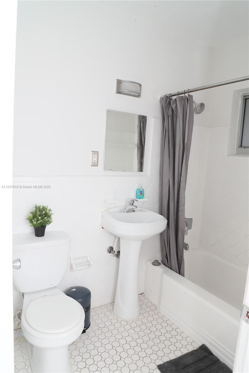 See details / 3360 sq. ft. $ 2022-07-15 0 Photo