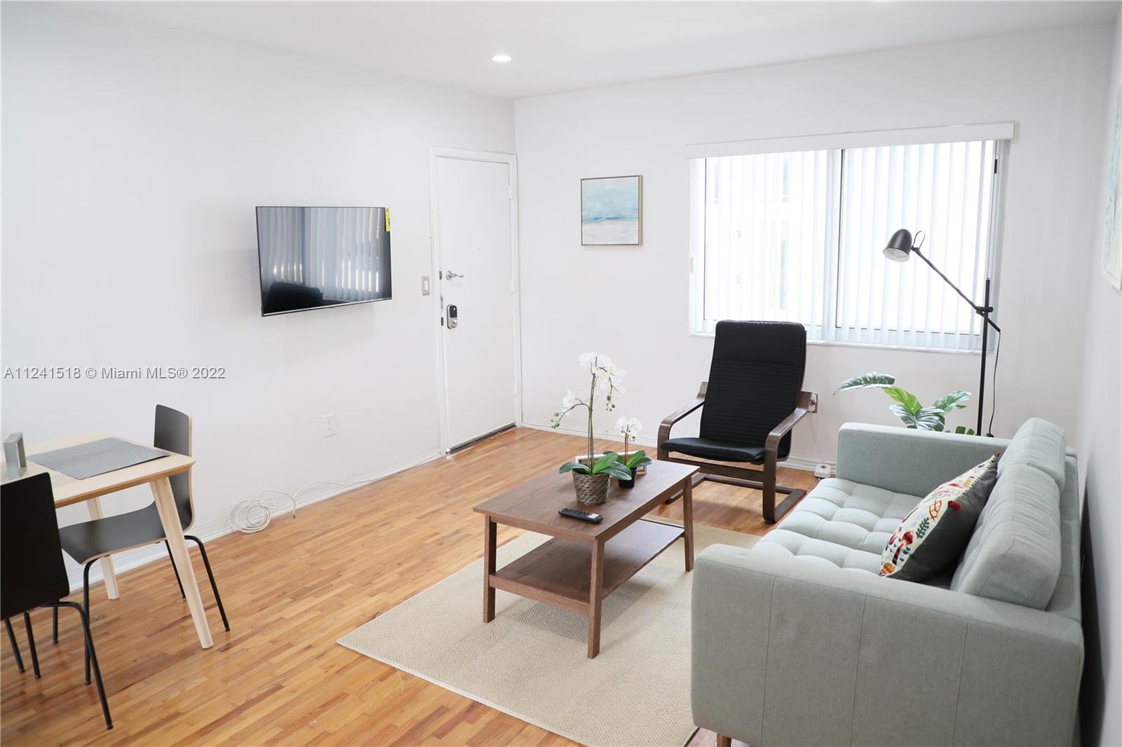See details / 3360 sq. ft. $ 2022-07-15 0 Photo