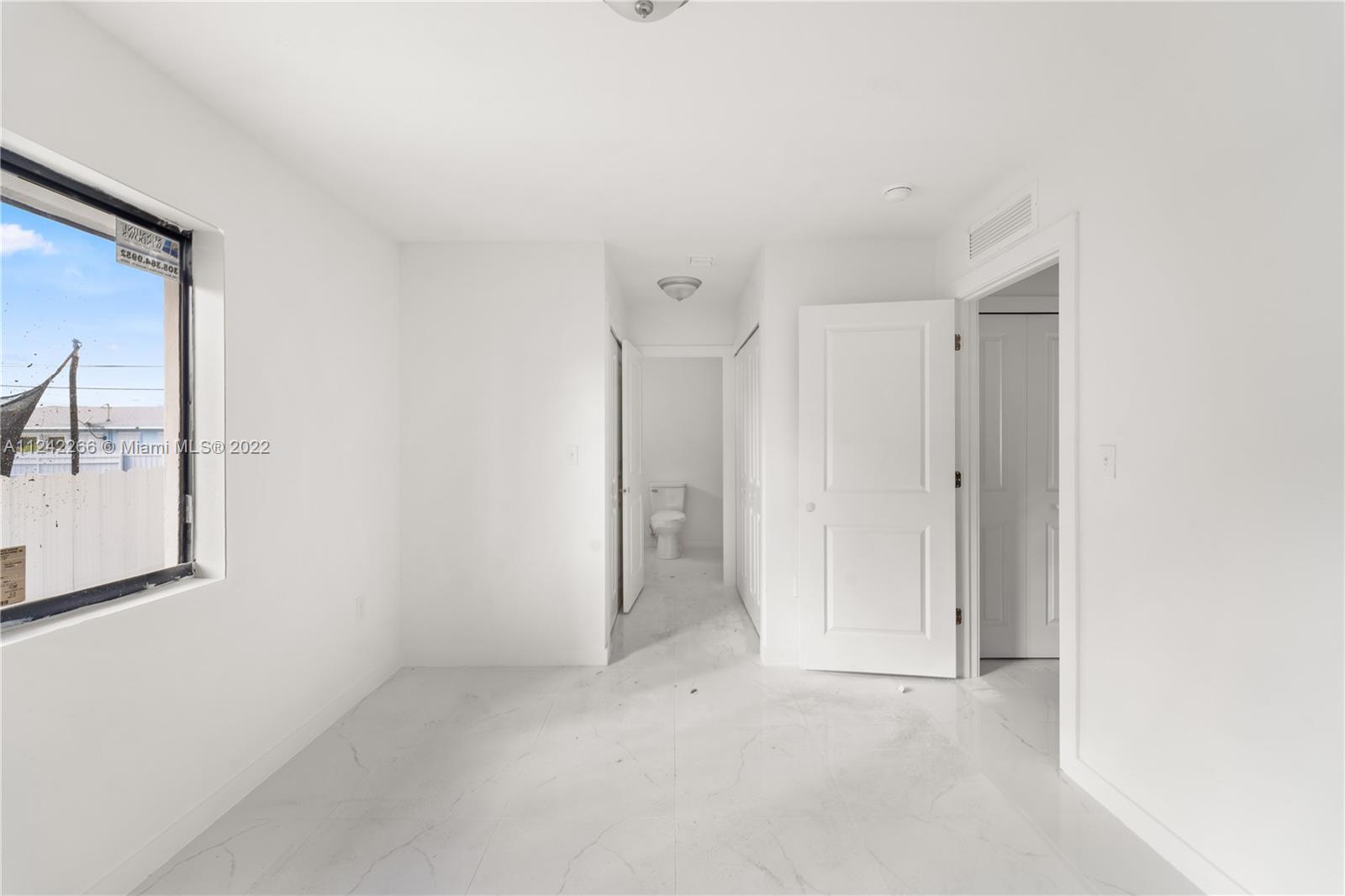 See details / 2300 sq. ft. $ 2022-10-17 0 Photo