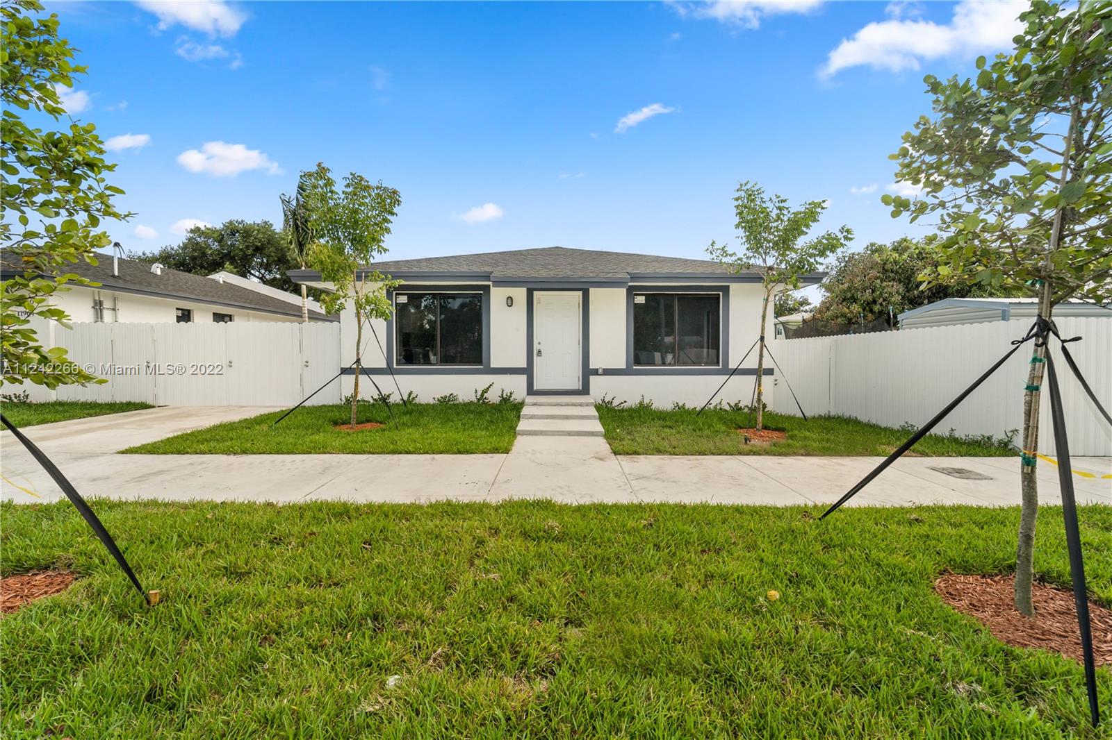 See details / 2300 sq. ft. $ 2022-10-17 0 Photo
