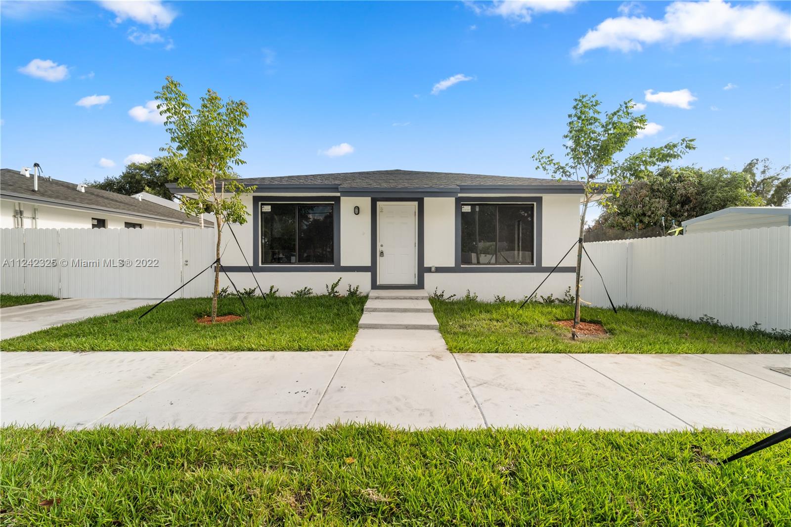 See details / 2300 sq. ft. $ 2022-10-17 0 Photo