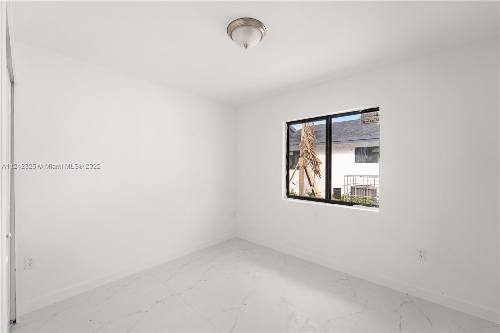 See details / 2300 sq. ft. $ 2022-10-17 0 Photo