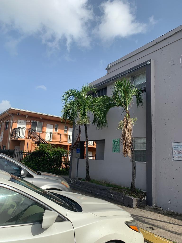 See details / 9236 sq. ft. $ 2022-07-18 0 Photo