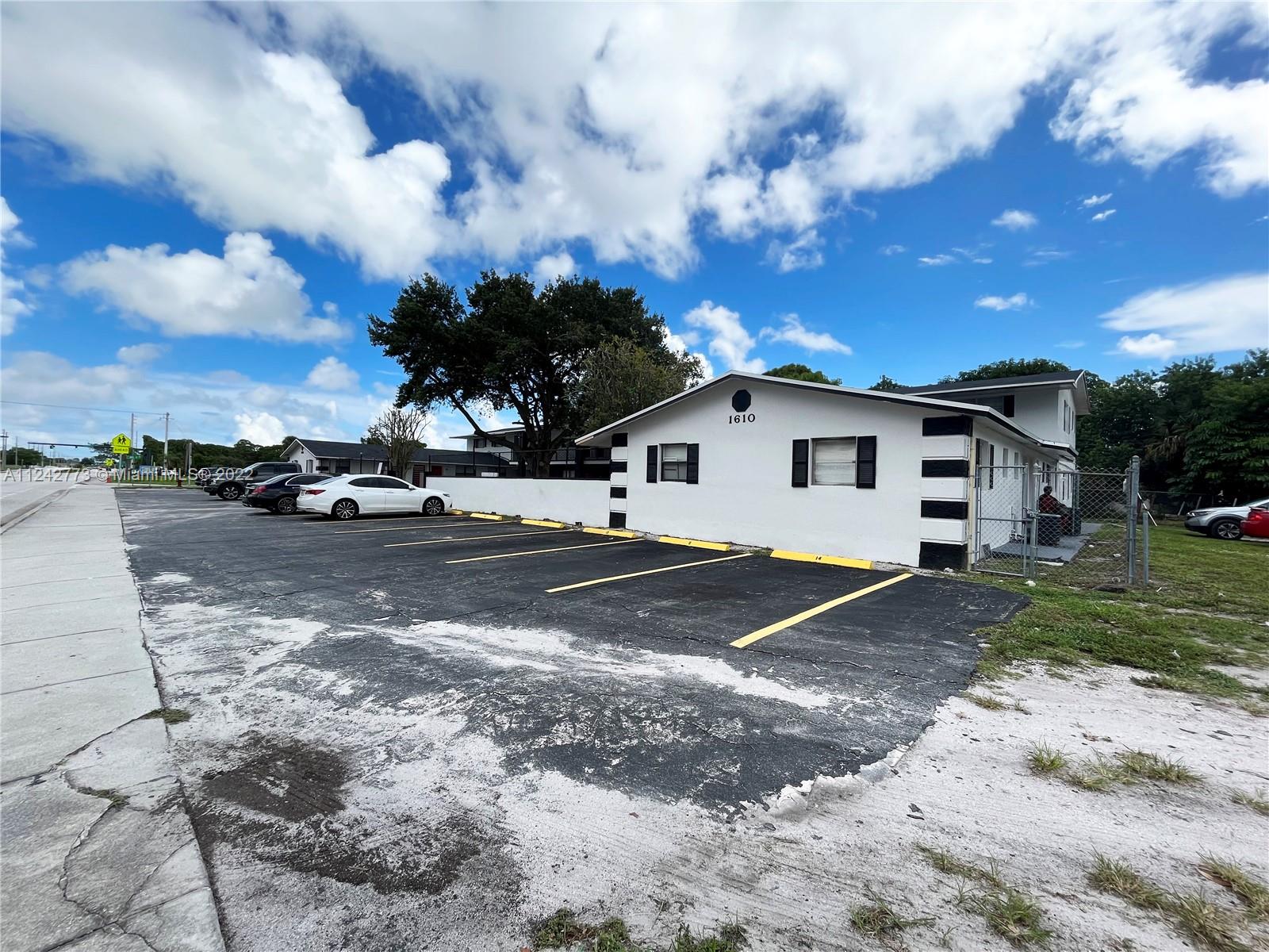See details / sq. ft. $ 2022-07-18 0 Photo