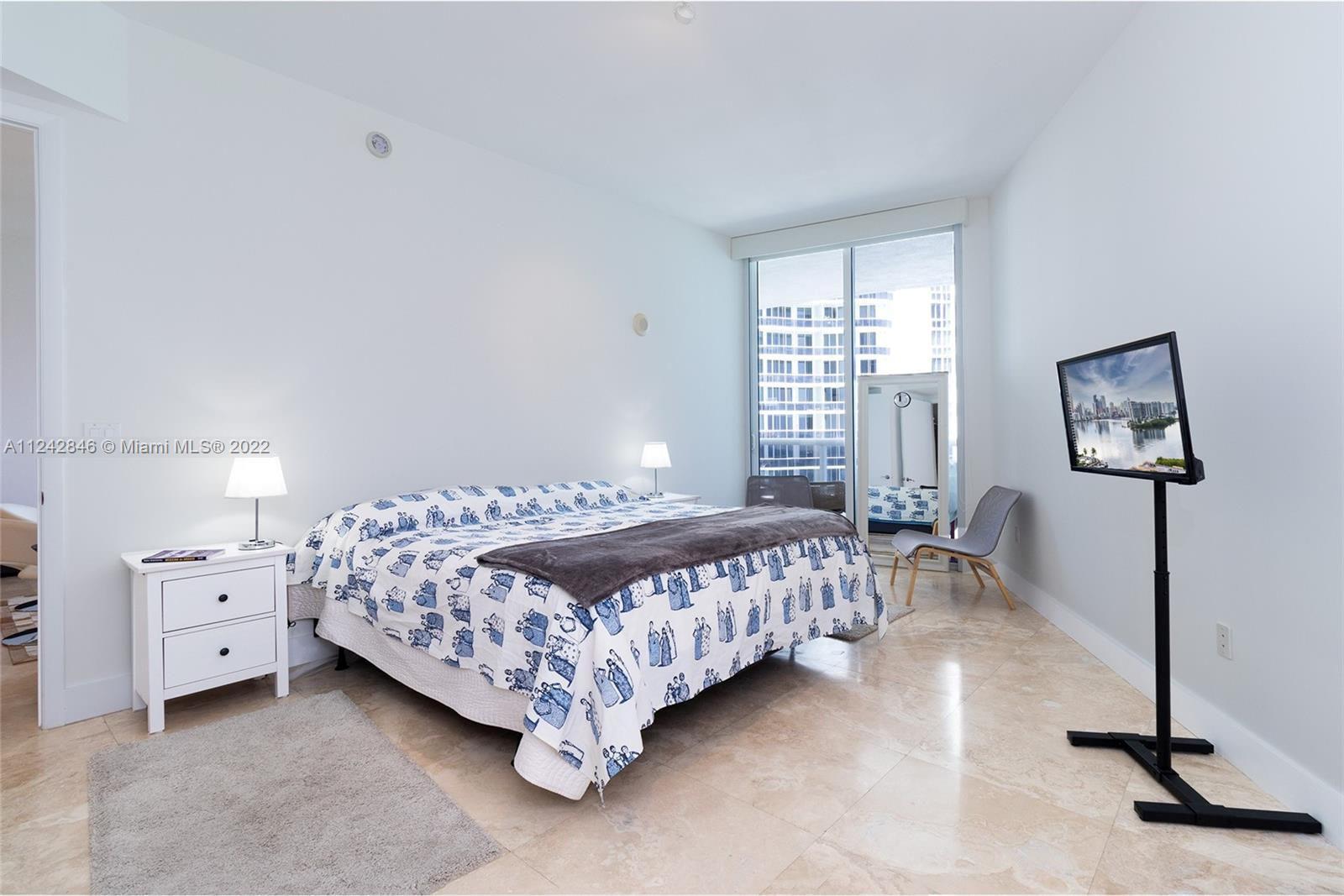 See details 2103 3 / 3 1935 sq. ft. $ 2022-08-17 0 Photo
