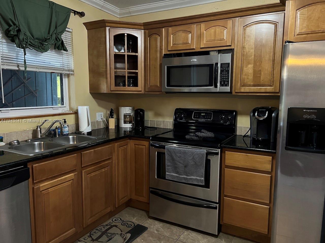 See details / 713 sq. ft. $ 2022-07-18 0 Photo