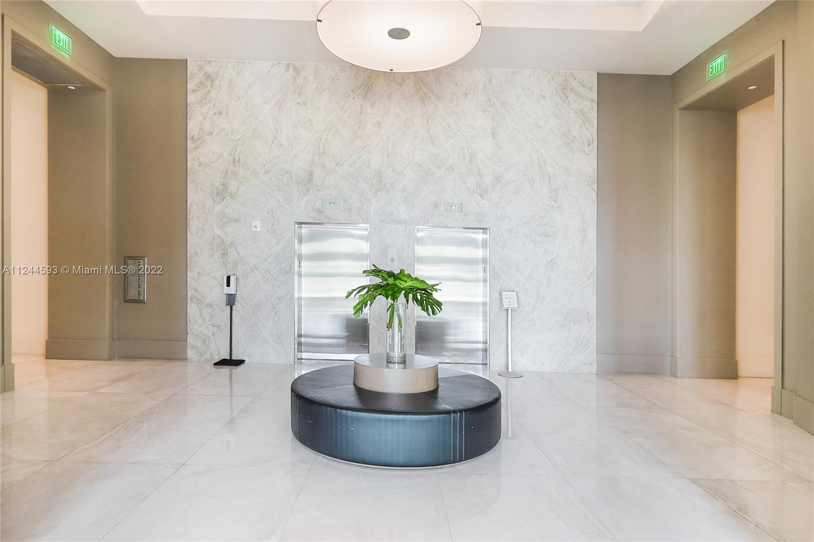Photo of 3301 183rd St #2601, Aventura, Florida, 33160 - Grand Lobby