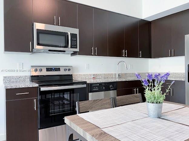 See details / 3746 sq. ft. $ 2022-08-10 0 Photo