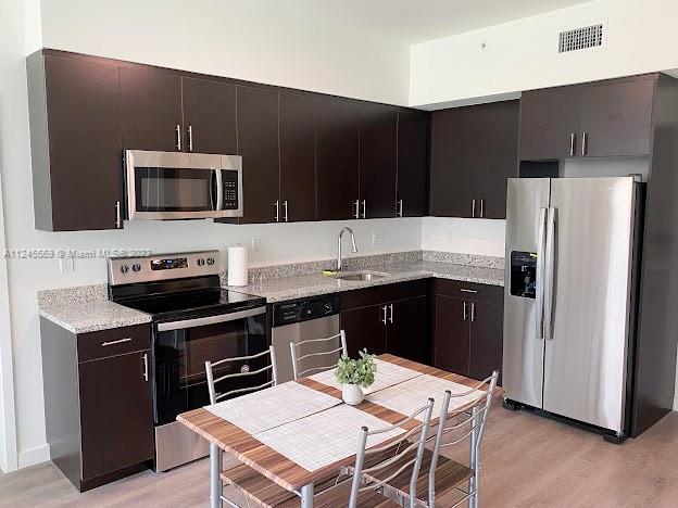 See details / 3746 sq. ft. $ 2022-08-10 0 Photo
