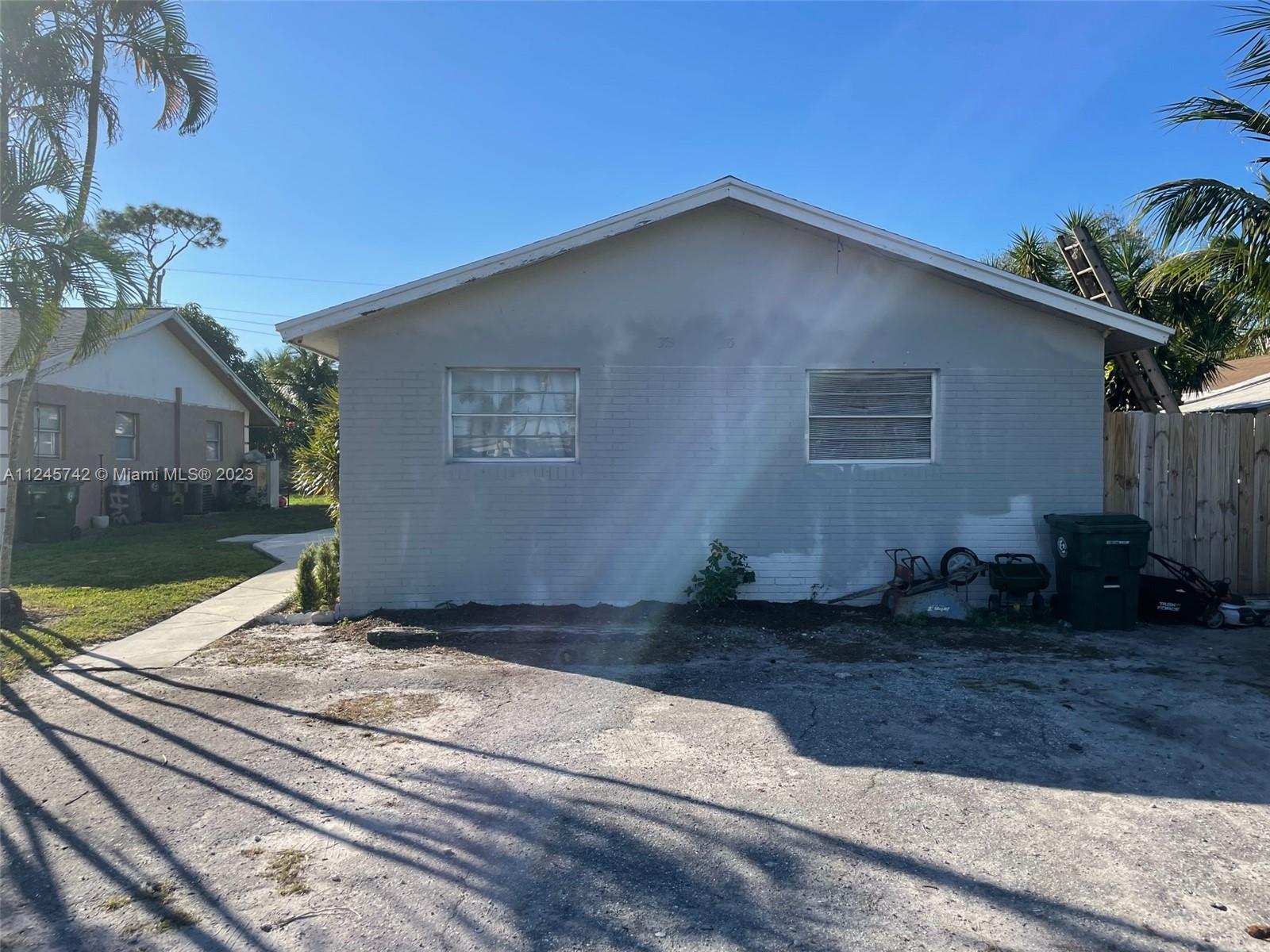 See details / 1800 sq. ft. $ 2022-11-03 0 Photo