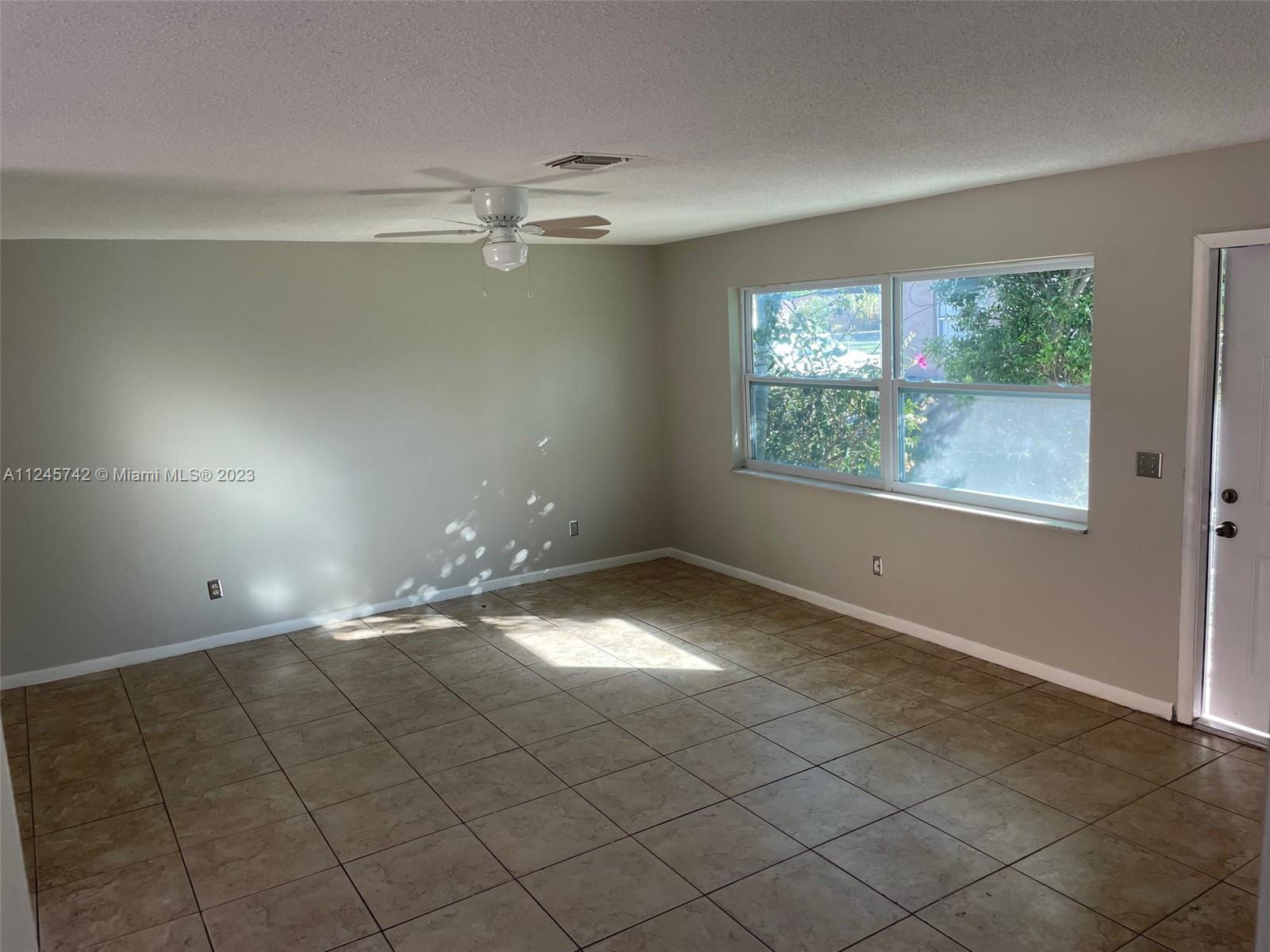 See details / 1800 sq. ft. $ 2022-11-03 0 Photo