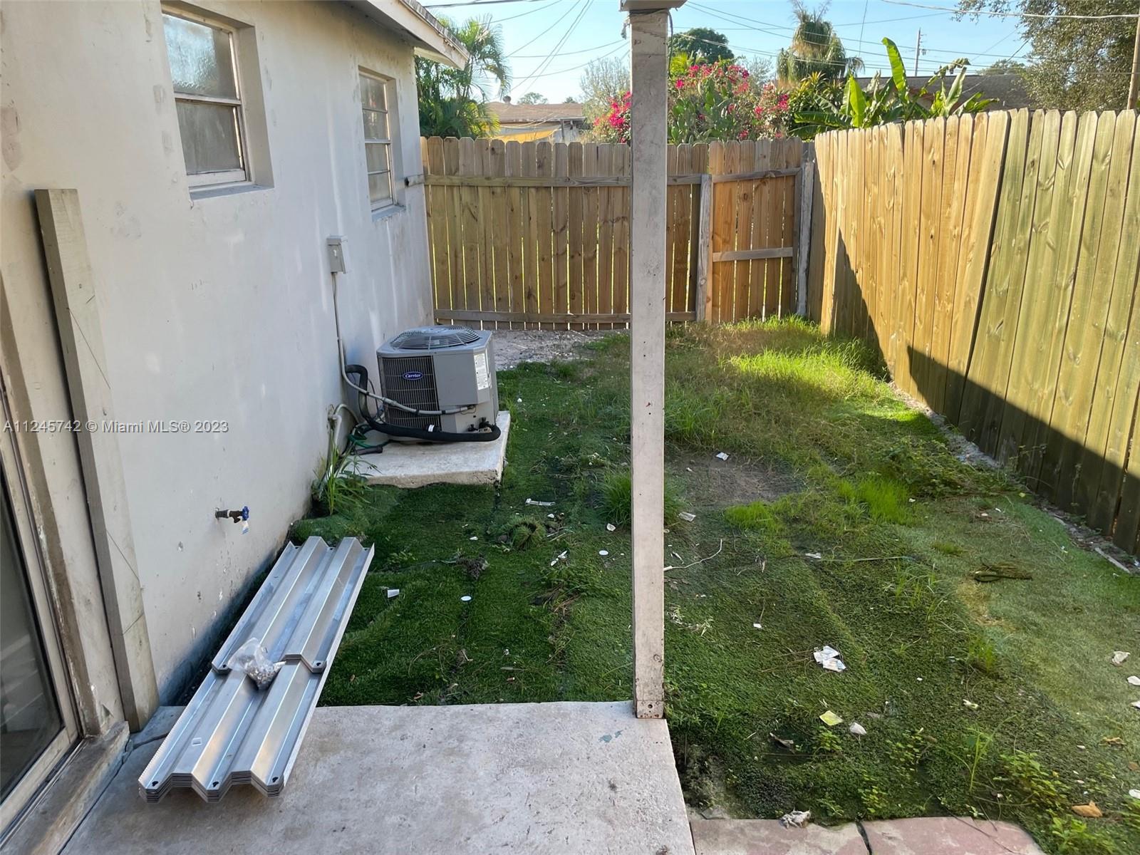 See details / 1800 sq. ft. $ 2022-11-03 0 Photo